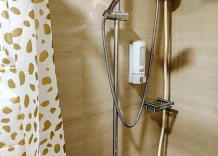 Staycation At Shore 1 Moa By Zurich Management Hotel 4*